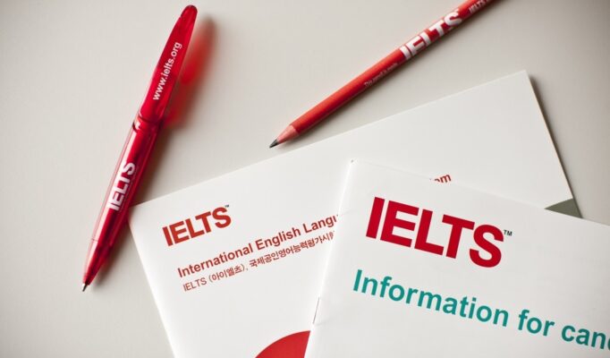Nên thi lấy chứng chỉ IELTS