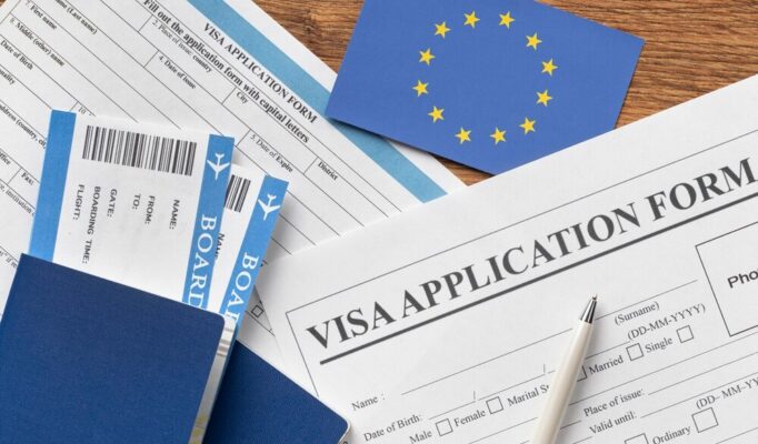 2-foreigners-have-many-visa-options-1