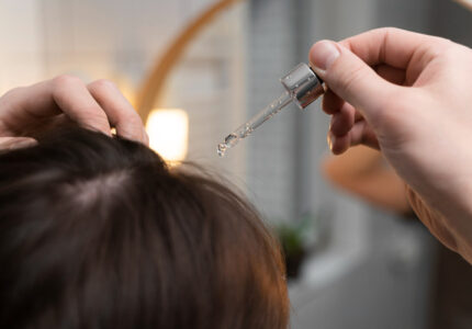 tinh-dau-buoi-tri-gau-hinh-1